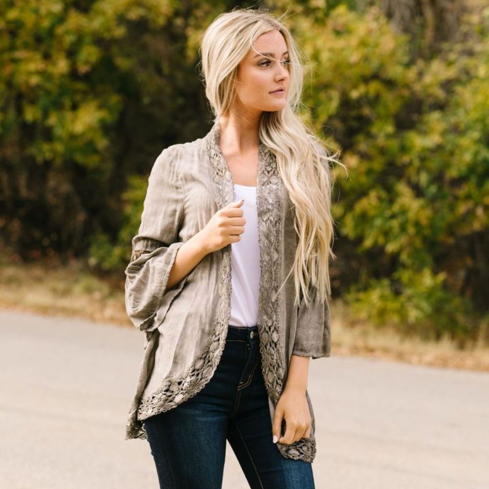 Kimberly Lace Trimmed Kimono In Olive